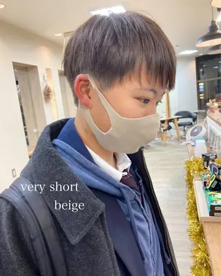 ショート カラー 初めてのショート お任せください✂️のヘアスタイル