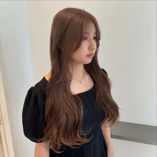 セミロング カラー 🌼動き×透明感🩵 ハイトーン/ナナのヘアスタイル