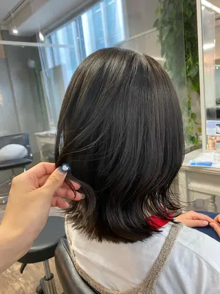 ミディアム カラー 梅田ハイトーン チダ ヒナノのヘアスタイル