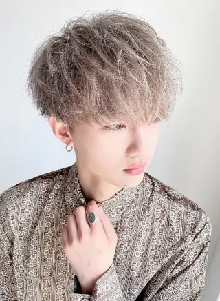 ミディアム メンズ ノミネーション大宮所属・TOSHIKI/ ハイトーン/髪質改善のヘアスタイル