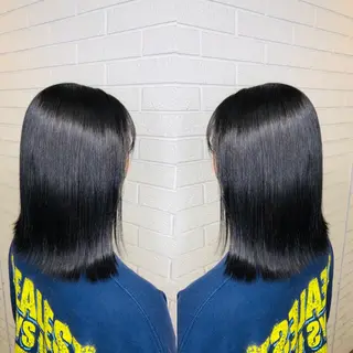 ミディアム 艶カラー🩵💛 NANAのヘアスタイル