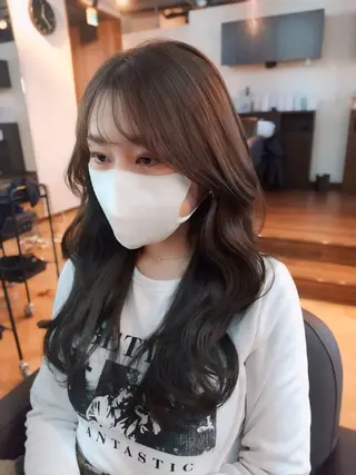 ロング カラー 久村 奈菜のヘアスタイル