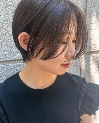 ショート カラー Loom.所属・村上雅人 ナチュラルモードのヘアスタイル