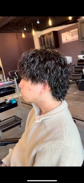 ショート パーマ メンズ おがた たくむの眉毛・アイブロウイメージ