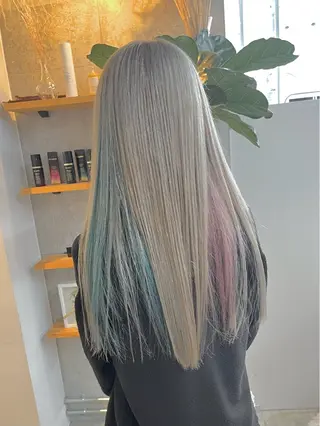 セミロング カラー ハイトーンカラ ー/小川のヘアスタイル