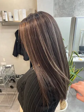 ロング truck所属・カラーリスト Maiのヘアスタイル