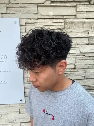 ショート パーマ メンズ 塩谷黎✨ブリーチ無W カラーメンズパーマ✨のヘアスタイル