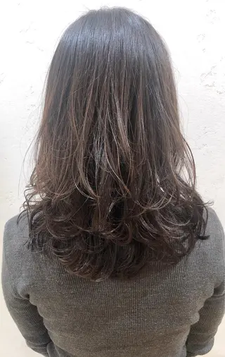 セミロング カラー パーマ ヘアアレンジ ネイル マツエク・マツパ Londideal 高橋ヒロシのヘアスタイル