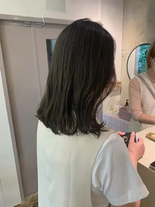 ミディアム カラー yupi🐈‍⬛ レイヤー/パーマのヘアスタイル