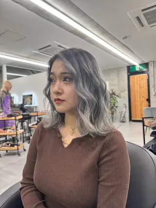 セミロング カラー 艶髪✨ブリーチ職人 井手正康のヘアスタイル