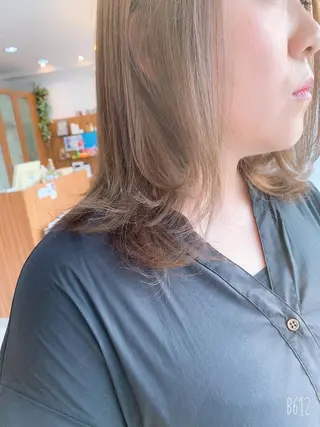 セミロング カラー 白髪ぼかしハイライト 柳川拓哉のヘアスタイル