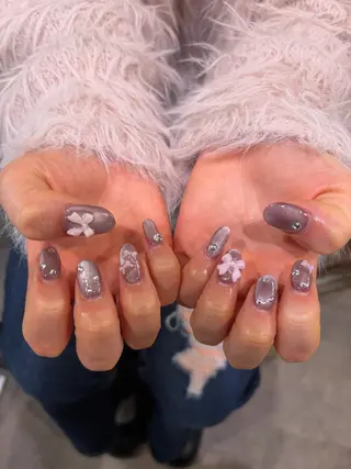 ネイル 派手髪ハイトーン💛 ネイル💅まりなのネイルデザイン