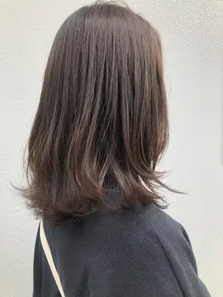 ミディアム 🩰オリーブ/ ベージュ松本咲花🩰のヘアスタイル