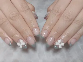 ネイル AYAKA　ネイリ ストUNELMA所属のネイルデザイン