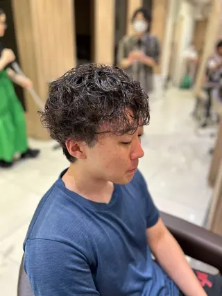 ショート パーマ メンズ ハイトーン× デザイン　Runoのヘアスタイル