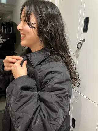 ロング パーマ GO TODAY シェアサロン 表参道Flos店所属・nishi fuyumiのヘアスタイル