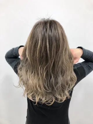 セミロング カラー ヘアアレンジ 💛ムラ修正ブリーチ 💛YUUのヘアスタイル