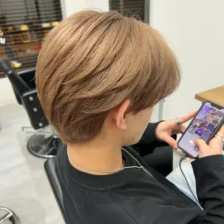 ショート カラー いろあそび所属・ショート/ウルフ カットモデル募集のヘアスタイル