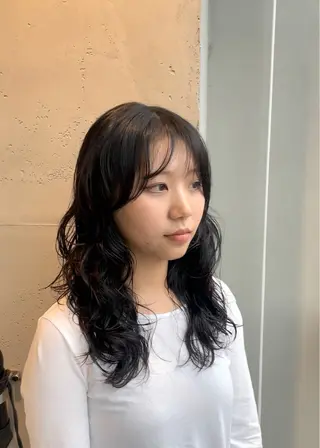 セミロング カラー パーマ 大石 陽菜のヘアスタイル