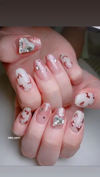 ネイル JINI NAIL所属・ジニ ネイルのネイルデザイン