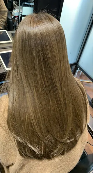 カラー N°Elune みゆきのヘアスタイル