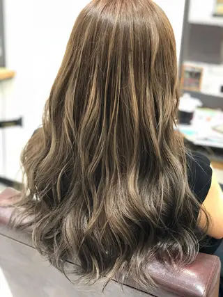 セミロング カラー 梅田 翔一朗のヘアスタイル