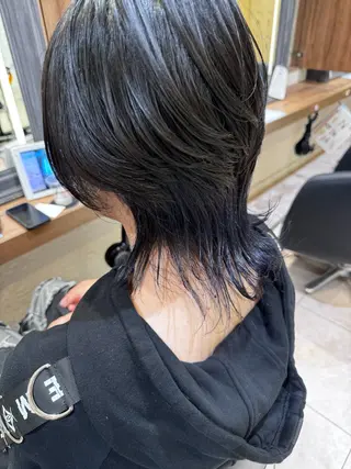 ミディアム 🐺ウルフ× ハイトーン🐺MOEのヘアスタイル