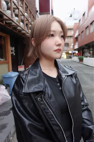 ミディアム カラー 顔周りレイヤー/韓国 ブリーチminamiのヘアスタイル