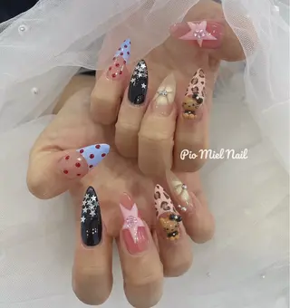 ミディアム Pio Mielのネイルデザイン