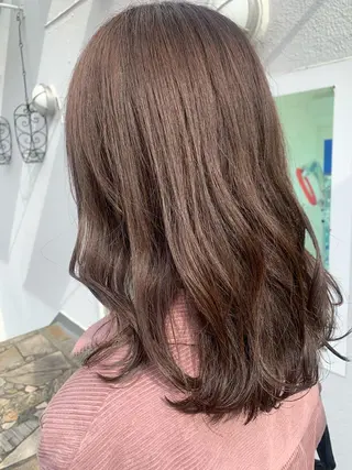 セミロング カラー 平 ちひろのヘアスタイル