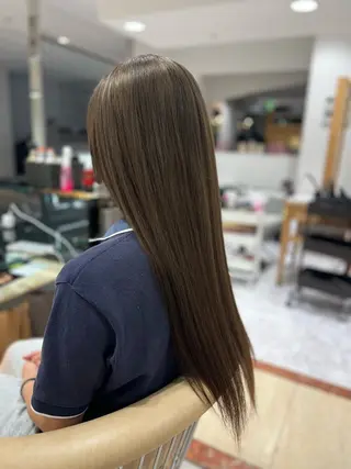 カラー ONE CONCEPT【ワンコンセプト】所属・飯味 華菜のヘアスタイル