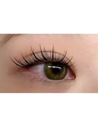 マツエク・マツパ FLY NAIL&Eyelash Salon 梅田店所属・YUKI FUKUMARUのマツエク・マツパデザイン