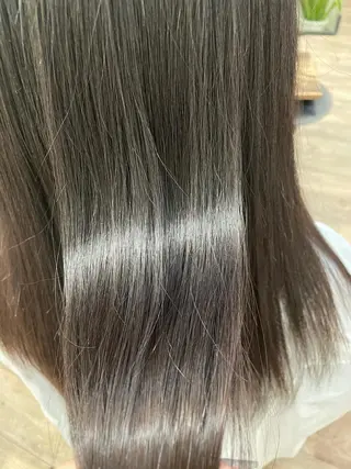 セミロング R'well所属・はばすみれ🎀ﾈｲﾙ 光ﾌｪｲｼｬﾙ ﾍｱのネイルデザイン