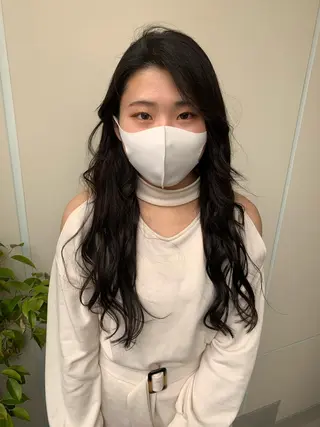 ロング カラー 羽エクステ🩷 🤍まき🤍のヘアスタイル