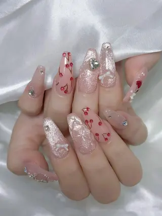 ネイル LEELA NAIL STUDIO所属・LEELA NAIL STUDIOのネイルデザイン