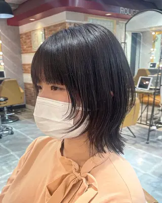 ショート 🫧顔周りレイヤー/ ウルフ/縮毛/白倉のヘアスタイル