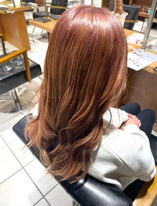 ロング カラー 小柳 歩美のヘアスタイル