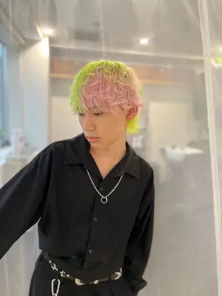 カラー メンズ GaKu/ハイトーン /ブリーチ/レイヤーのヘアスタイル