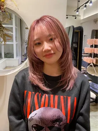 セミロング 棟方 世奈のヘアスタイル