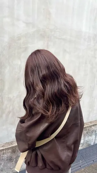 セミロング カラー Garland 表参道所属・ミディアムレイヤー/ 艶カラー🎀　emiのヘアスタイル