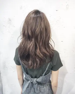 セミロング カラー ✨艶髪✨透明感✨ 山内大樹のヘアスタイル