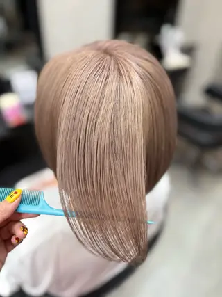 ショート カラー encount by mahalo 千葉所属・加賀文乃/ハイトーン /艶カラー/派手髪のヘアスタイル