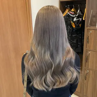 カラー MOMOKA /　Lapis大名店のヘアスタイル