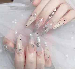 ネイル 𝐲𝐮𝐦𝐢🎀 長さ出しデザイン専門のネイルデザイン