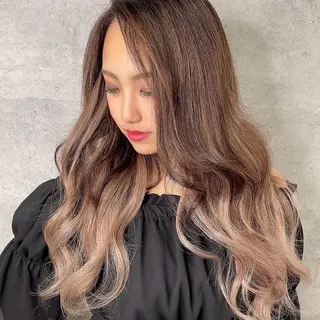 ロング カラー シールエクステ特化 ハイトーン、NANAのヘアスタイル