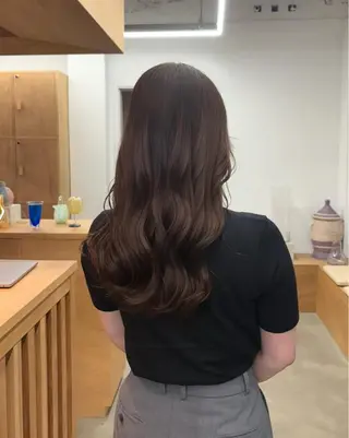 カラー 吉野 新菜のヘアスタイル