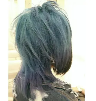 ミディアム カラー 須賀 一美のヘアスタイル