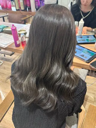 ロング カラー レイヤーカット／ おがわゆいり౨ৎ˚⟡のヘアスタイル