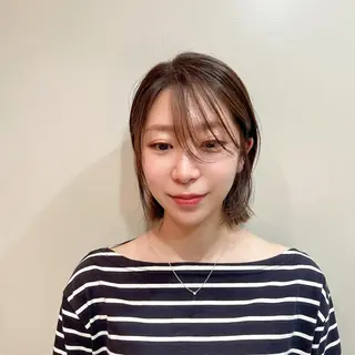 ミディアム La paix所属・パーソナルカラー lapiax阿部のヘアスタイル