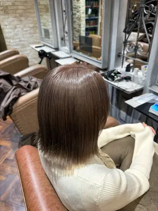 カラー A M Iのヘアスタイル